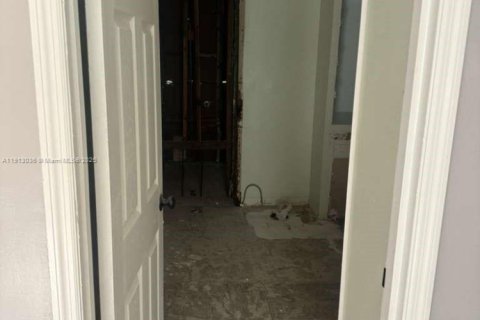 Купить виллу или дом в Порт-Оранж, Флорида 3 спальни, № 1968596 - фото 25