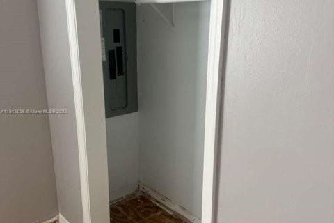 Купить виллу или дом в Порт-Оранж, Флорида 3 спальни, № 1968596 - фото 10