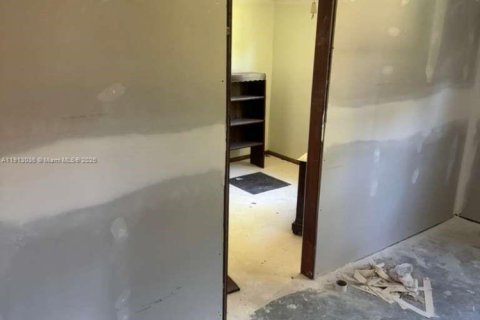 Купить виллу или дом в Порт-Оранж, Флорида 3 спальни, № 1968596 - фото 11