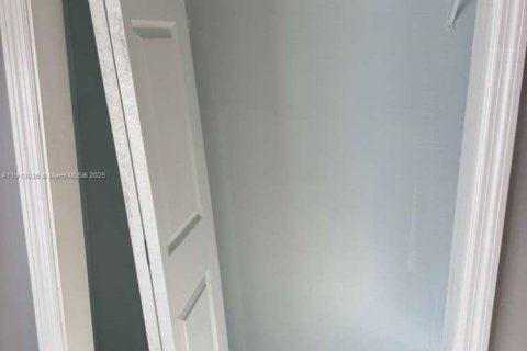 Купить виллу или дом в Порт-Оранж, Флорида 3 спальни, № 1968596 - фото 26