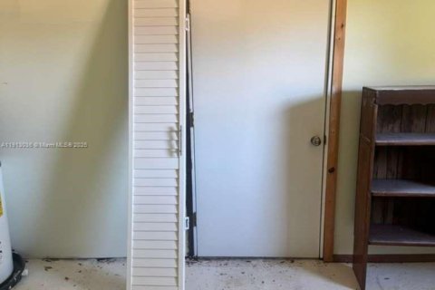 Купить виллу или дом в Порт-Оранж, Флорида 3 спальни, № 1968596 - фото 8