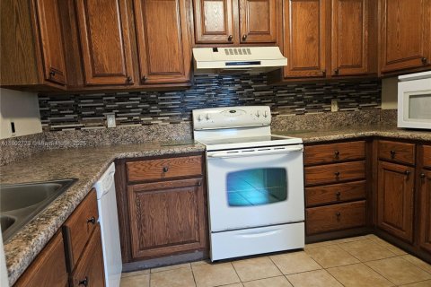 House in Kissimmee, Florida 3 bedrooms, 123.19 sq.m. № 1688726 - photo 3
