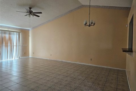 House in Kissimmee, Florida 3 bedrooms, 123.19 sq.m. № 1688726 - photo 6