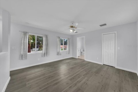 Casa en venta en Pinellas Park, Florida, 3 dormitorios, 184.5 m2 № 1894650 - foto 25