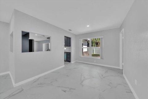 Casa en venta en Pinellas Park, Florida, 3 dormitorios, 184.5 m2 № 1894650 - foto 13