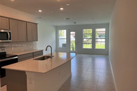 Touwnhouse à vendre à Greenacres, Floride: 3 chambres, 152.73 m2 № 2089177 - photo 2