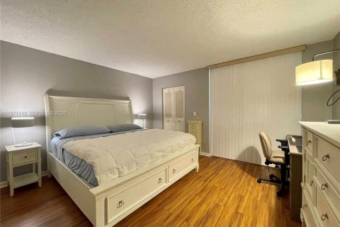 Condo in Margate, Florida, 2 bedrooms  № 2032721 - photo 14