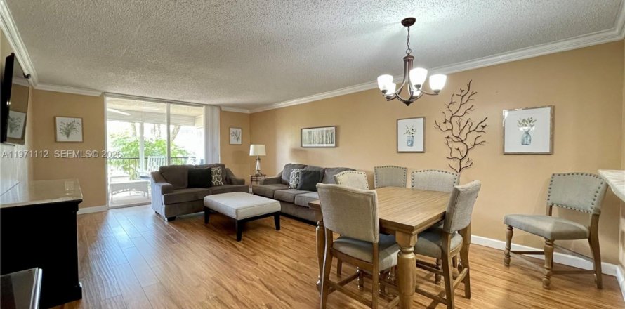 Condo in Margate, Florida, 2 bedrooms  № 2032721
