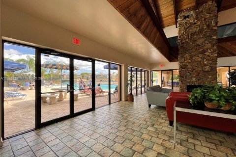 Condo in Margate, Florida, 2 bedrooms  № 2032721 - photo 19