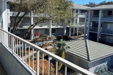 Condominio en Altamonte Springs, Florida, 1 dormitorio  № 2142625