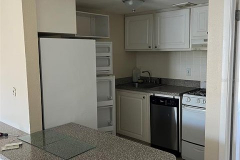 Condominio en alquiler en Altamonte Springs, Florida, 1 dormitorio, 46.08 m2 № 2142625 - foto 4