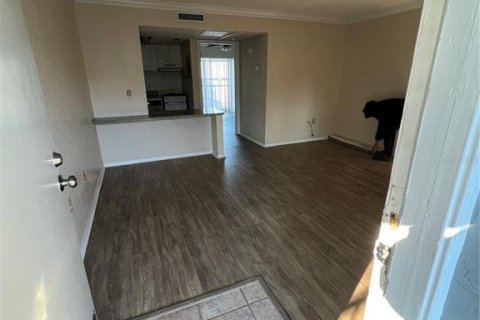 Condominio en alquiler en Altamonte Springs, Florida, 1 dormitorio, 46.08 m2 № 2142625 - foto 5