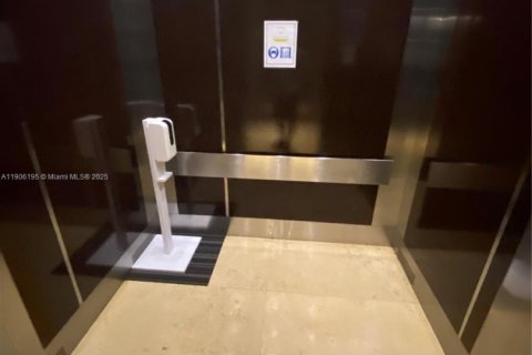Copropriété à louer à Miami, Floride: 1 chambre, 66.43 m2 № 1966273 - photo 15