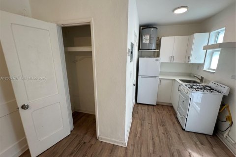 Apartment in Miami, Florida 400.97 sq.m. № 2067975 - photo 3