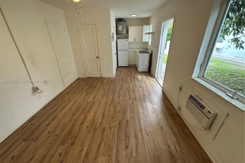 Apartment in Miami, Florida 400.97 sq.m. № 2067975 - photo 2