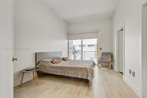 Townhouse in Miami Beach, Florida 4 bedrooms, 232.63 sq.m. № 1931985 - photo 18
