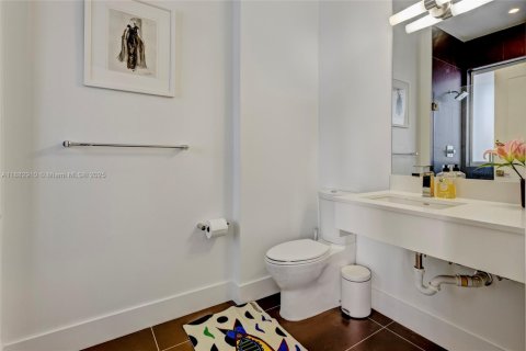 Townhouse in Miami Beach, Florida 4 bedrooms, 232.63 sq.m. № 1931985 - photo 20