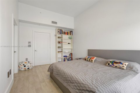 Townhouse in Miami Beach, Florida 4 bedrooms, 232.63 sq.m. № 1931985 - photo 19