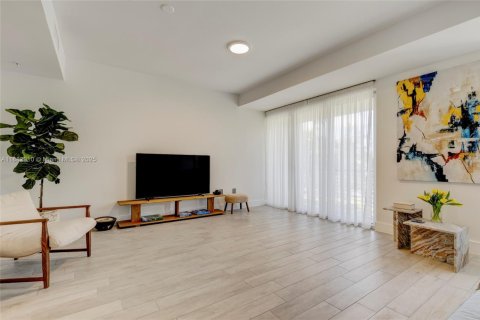 Townhouse in Miami Beach, Florida 4 bedrooms, 232.63 sq.m. № 1931985 - photo 9