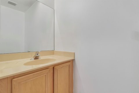 Купить таунхаус в Лейк-Уорт, Флорида 6 комнат, 151.24м2, № 2082422 - фото 13
