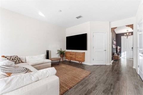 Touwnhouse à vendre à Davenport, Floride: 3 chambres, 161.74 m2 № 2099595 - photo 8