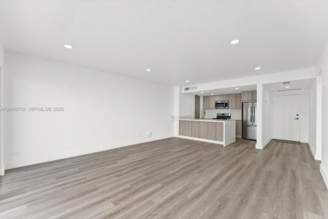 Condo in Miami, Florida, 1 bedroom  № 2088110 - photo 18