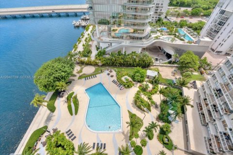 Condo in Miami, Florida, 1 bedroom  № 2088110 - photo 11