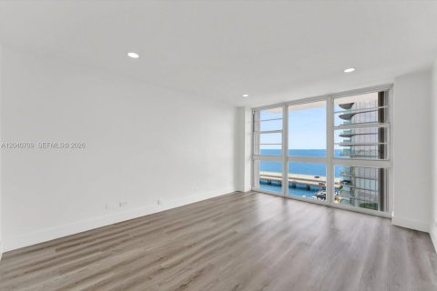 Condo in Miami, Florida, 1 bedroom  № 2088110 - photo 29