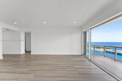 Condo in Miami, Florida, 1 bedroom  № 2088110 - photo 27