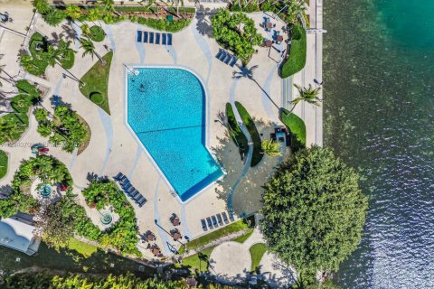 Condo in Miami, Florida, 1 bedroom  № 2088110 - photo 13
