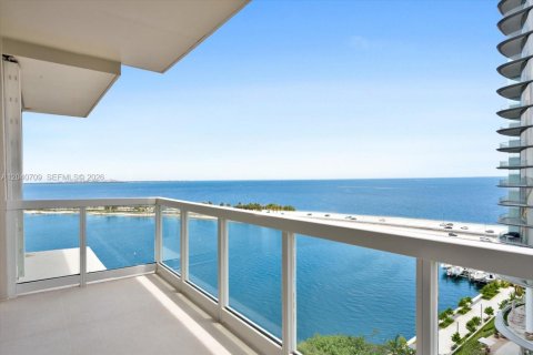 Condo in Miami, Florida, 1 bedroom  № 2088110 - photo 16