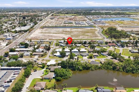 Commercial property in Bradenton, Florida 5 bedrooms, 207.73 sq.m. № 2142940 - photo 6