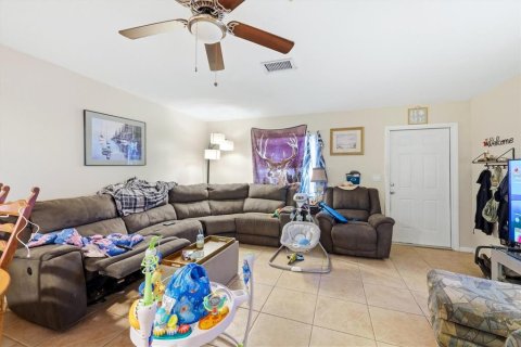 Commercial property in Bradenton, Florida 5 bedrooms, 207.73 sq.m. № 2142940 - photo 21