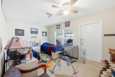 Commercial property in Bradenton, Florida 5 bedrooms, 207.73 sq.m. № 2142940 - photo 28