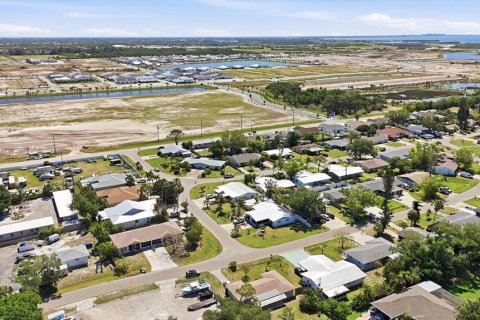 Commercial property in Bradenton, Florida 5 bedrooms, 207.73 sq.m. № 2142940 - photo 4