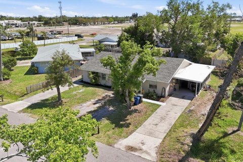 Commercial property in Bradenton, Florida 5 bedrooms, 207.73 sq.m. № 2142940 - photo 10