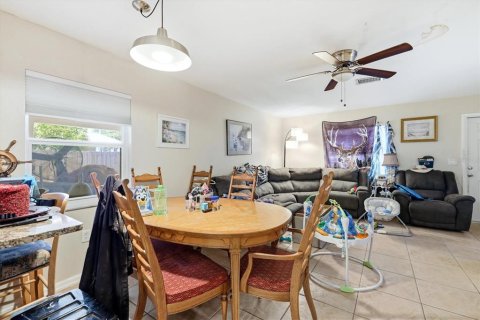 Commercial property in Bradenton, Florida 5 bedrooms, 207.73 sq.m. № 2142940 - photo 20