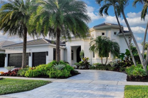 Купить виллу или дом в Плантация, Флорида 4 спальни, 294.13м2, № 1992012 - фото 1