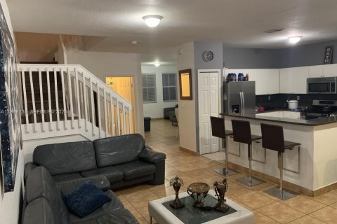 Townhouse in Miami, Florida 4 bedrooms, 171.4 sq.m. № 2042465 - photo 4