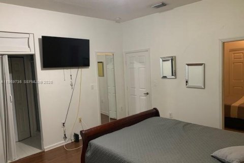 Townhouse in Miami, Florida 4 bedrooms, 171.4 sq.m. № 2042465 - photo 16