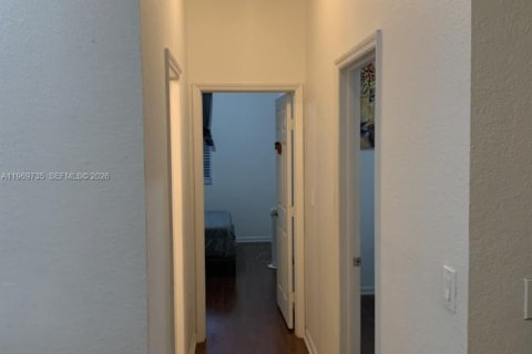 Townhouse in Miami, Florida 4 bedrooms, 171.4 sq.m. № 2042465 - photo 12