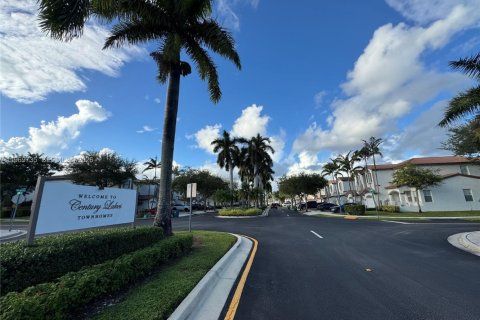 Townhouse in Miami, Florida 4 bedrooms, 171.4 sq.m. № 2042465 - photo 2