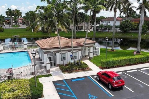 Townhouse in Miami, Florida 4 bedrooms, 171.4 sq.m. № 2042465 - photo 17