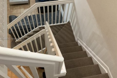 Townhouse in Miami, Florida 4 bedrooms, 171.4 sq.m. № 2042465 - photo 8