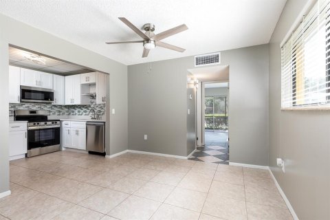 Condominio en venta en Orlando, Florida, 1 dormitorio, 81.29 m2 № 1776945 - foto 7