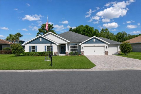 Villa ou maison à Dunnellon, Floride 4 chambres, 278.99 m2 № 2233397