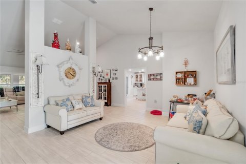 Купить виллу или дом в Даннеллон, Флорида 3 комнаты, 278.99м2, № 2233397 - фото 11
