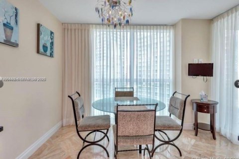 Condo in Sunny Isles Beach, Florida, 3 bedrooms  № 2068717 - photo 9