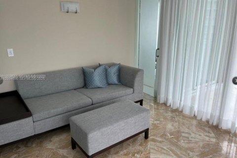 Condo in Sunny Isles Beach, Florida, 3 bedrooms  № 2068717 - photo 18