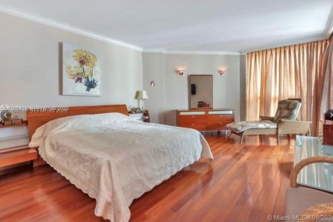 Condo in Sunny Isles Beach, Florida, 3 bedrooms  № 2068717 - photo 10